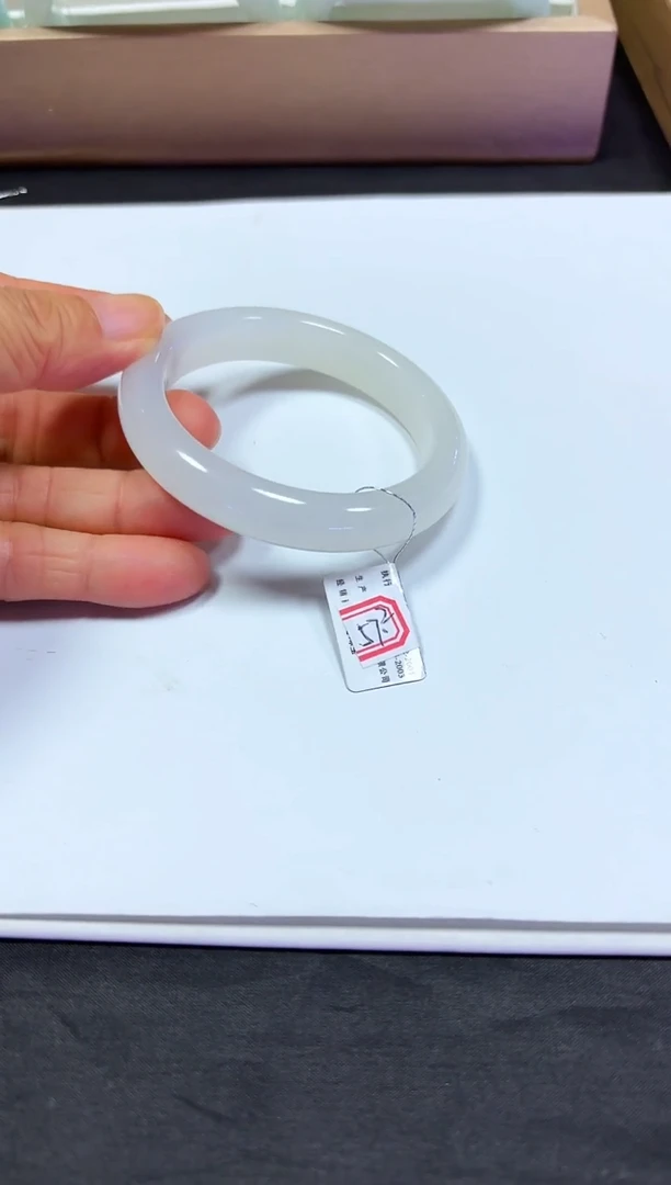 颈饰未镶嵌和田玉57.2手镯