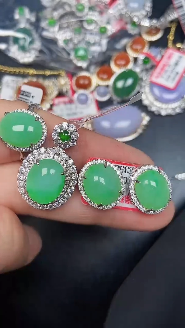 银S925镶嵌戒指翡翠1200