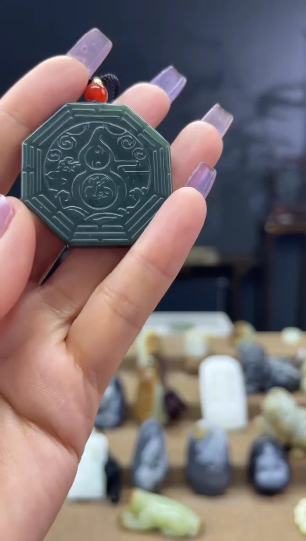 颈饰未镶嵌和田玉1