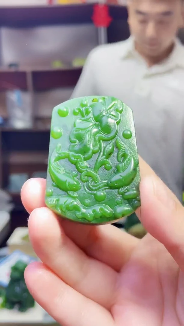 和田玉未镶嵌颈饰1