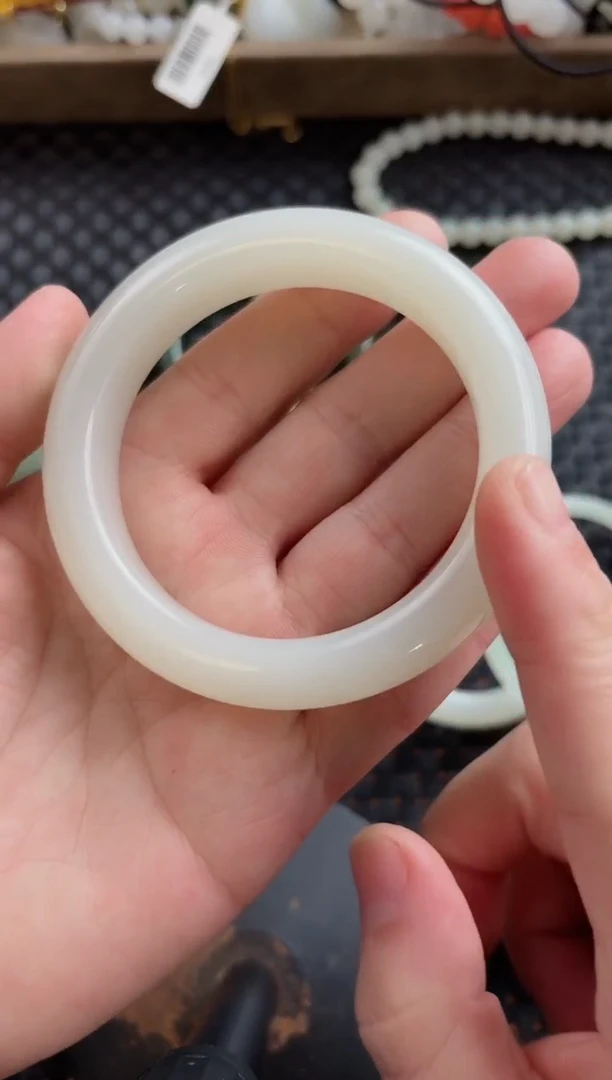 颈饰未镶嵌和田玉正圈手镯圈口55-60