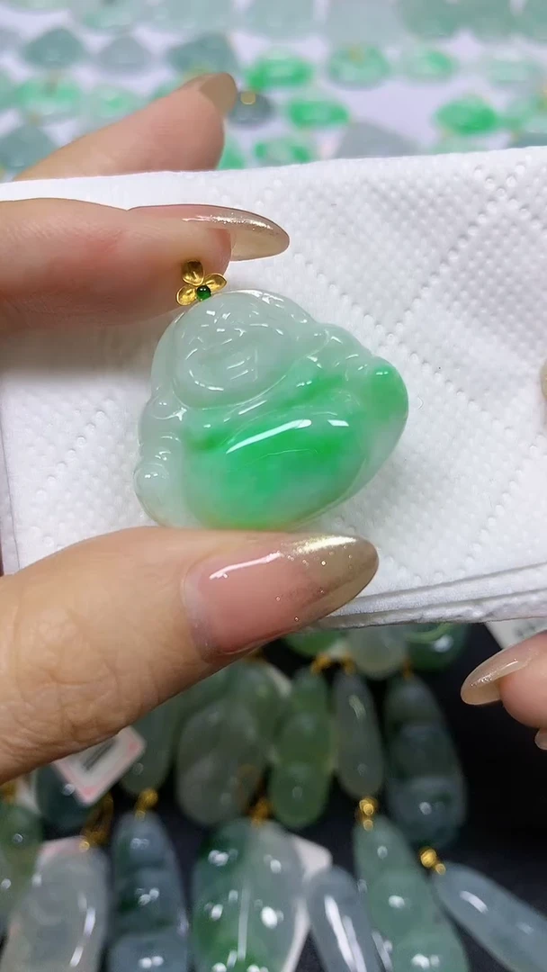 颈饰18K金镶嵌翡翠A货