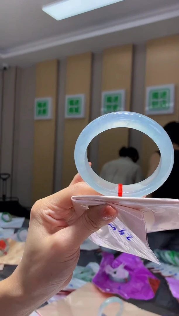 翡翠手镯未镶嵌-Q82 圈口55.4