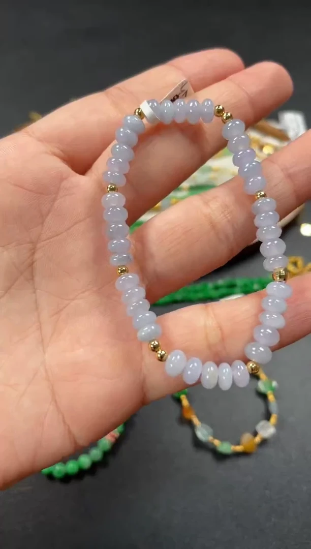 套链18K金镶嵌翡翠一条  P186