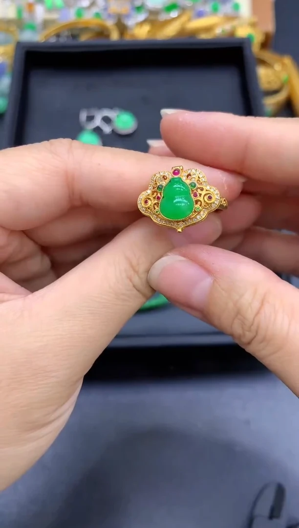 18K金镶嵌戒指翡翠773-中国好珍宝