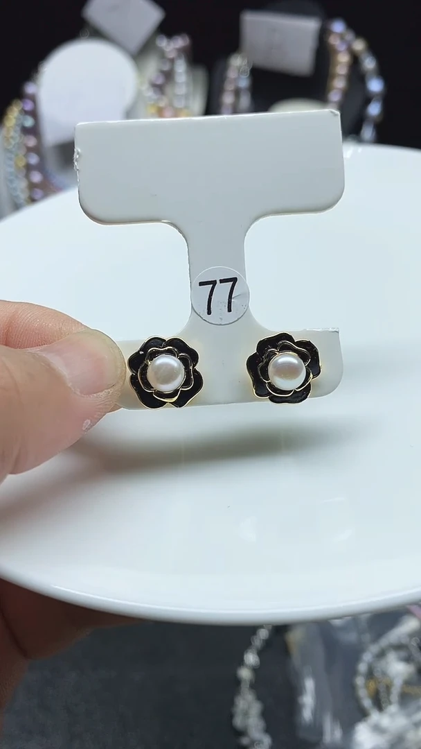 【闪购商品】淡水珍珠耳饰未镶嵌多人