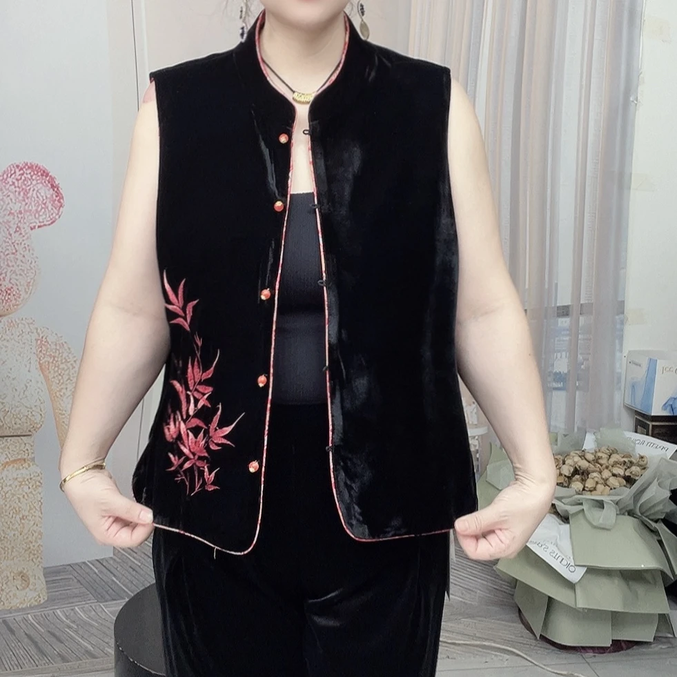 8667款重工刺绣两面穿国风马甲黑色时尚秋冬冬季丝绒背心中式