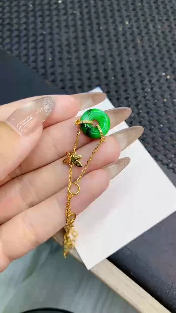 颈饰未镶嵌翡翠1