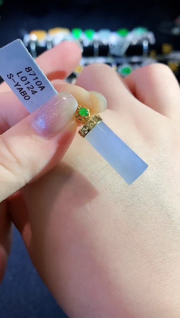 翡翠18K金镶嵌吊坠(不含链)L0124多样性发其一