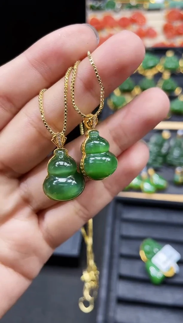 【闪购商品】和田玉18K金镶嵌吊坠28MM 多样性发一
