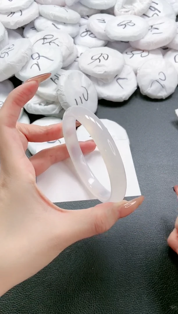 【闪购商品】石英质玉手镯未镶嵌 17L153-65