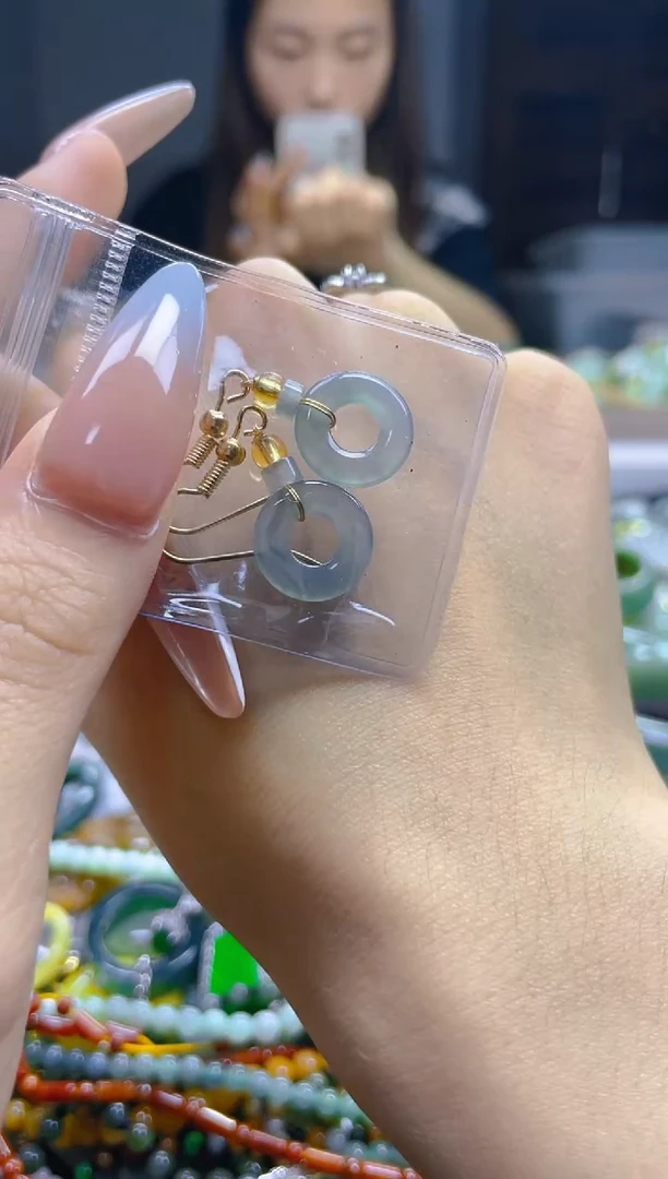 翡翠未镶嵌颈饰/R/翡翠A货,一件也是批发价