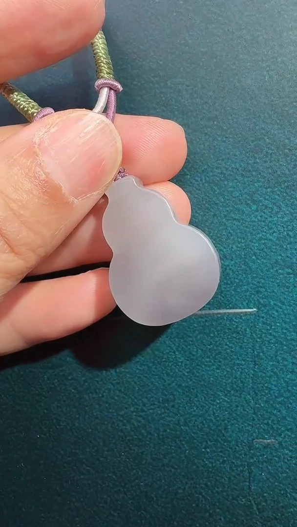 颈饰未镶嵌和田玉吊坠