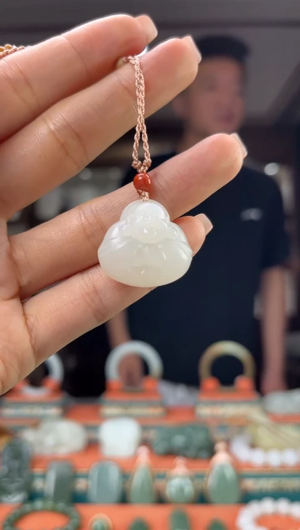 和田玉未镶嵌颈饰佩佩