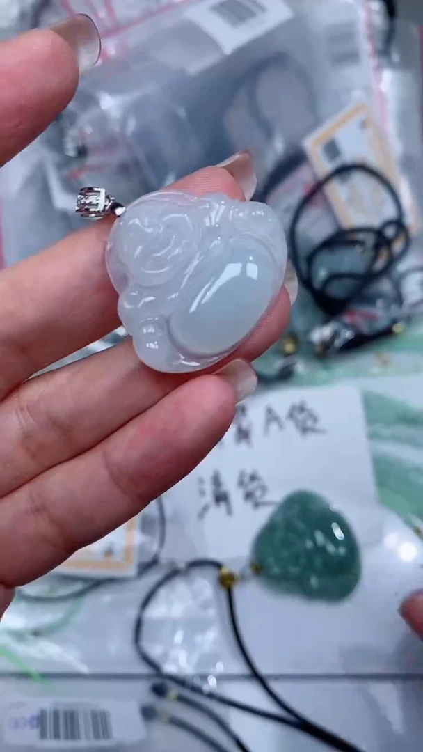 颈饰银S925镶嵌翡翠吊坠