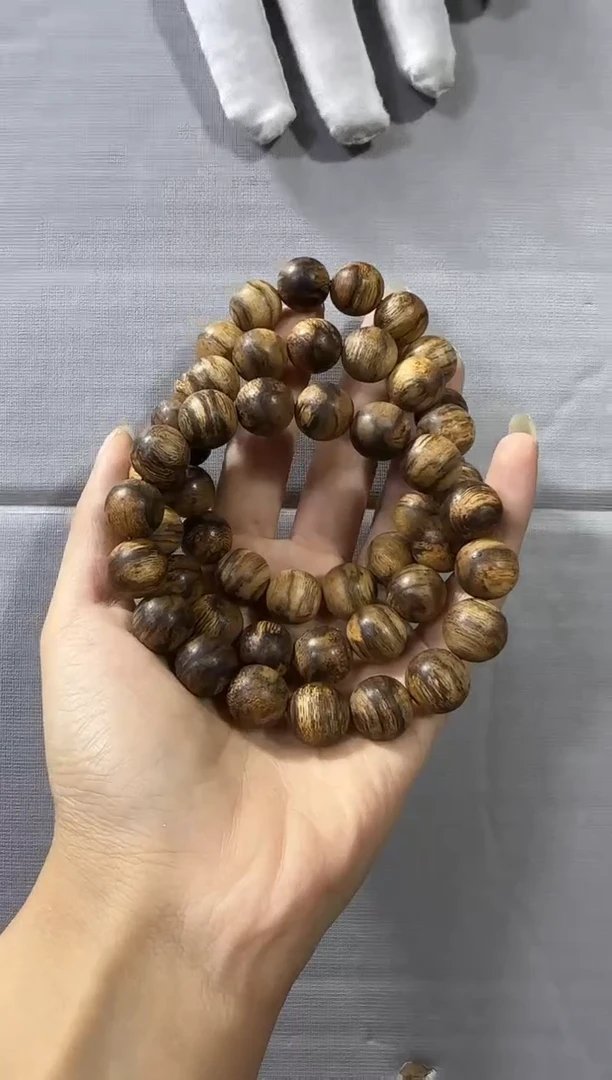 【闪购商品】沉香手串日本伽罗1.2单圈多样性发货发其一