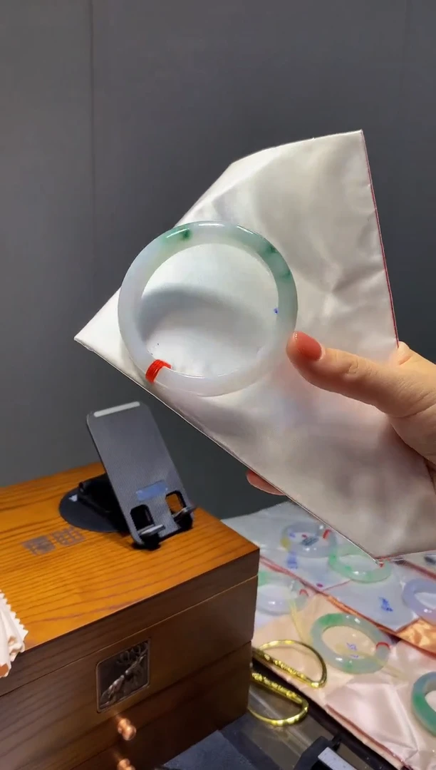 翡翠手镯未镶嵌3-翡翠手镯