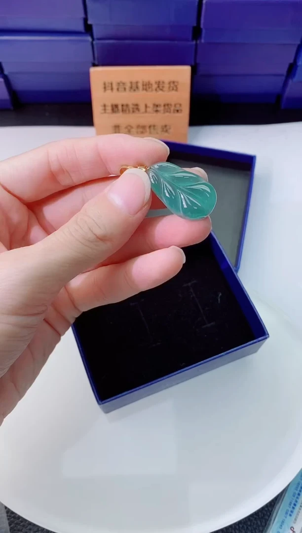 翡翠未镶嵌颈饰1111111