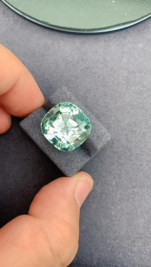 未镶嵌裸石碧玺25ct  绿碧玺