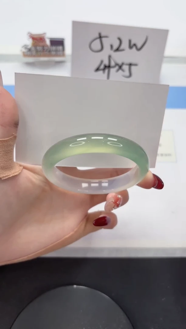 【闪购商品】石英质玉手镯未镶嵌A412-55.5