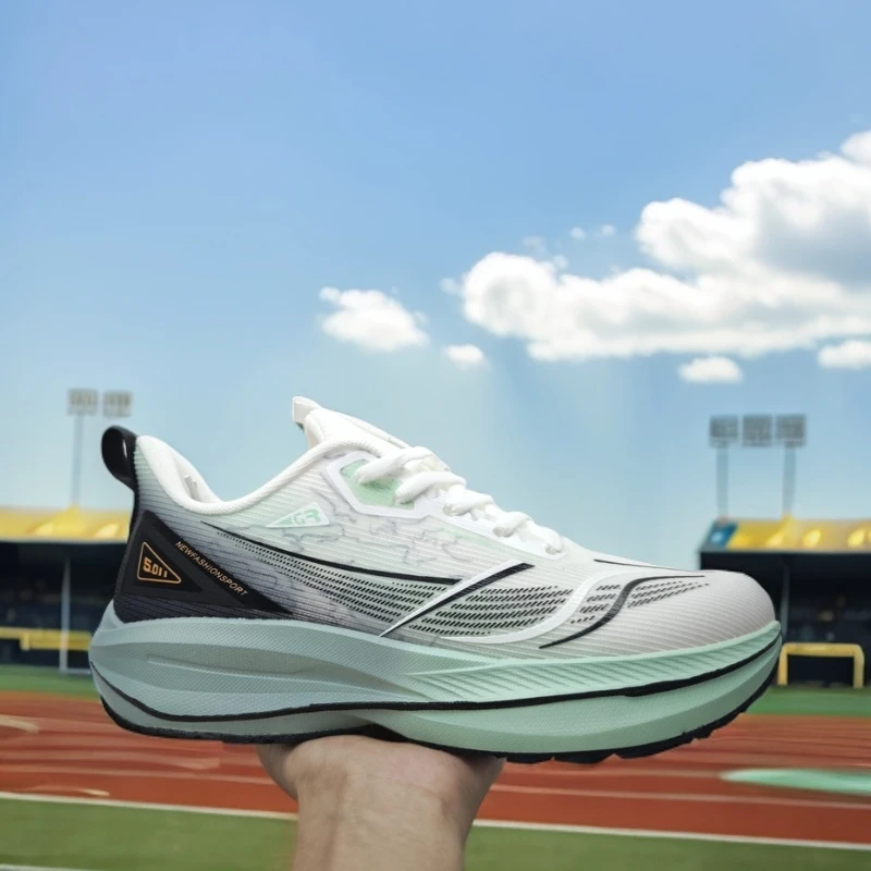 2025男士休闲户外碳板减震跑鞋 8595