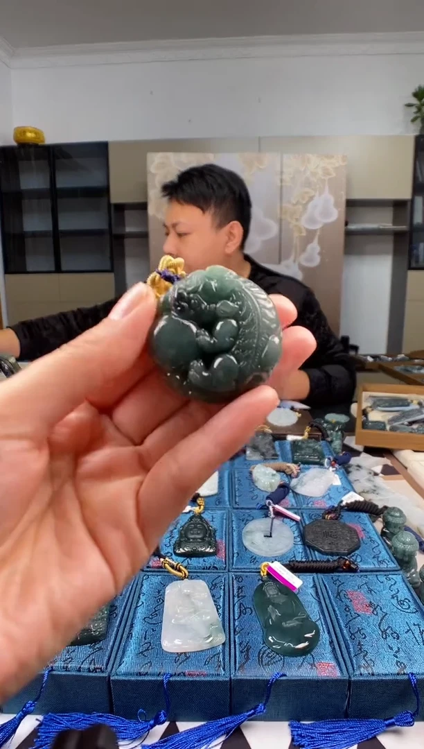 颈饰未镶嵌翡翠多样性发其一