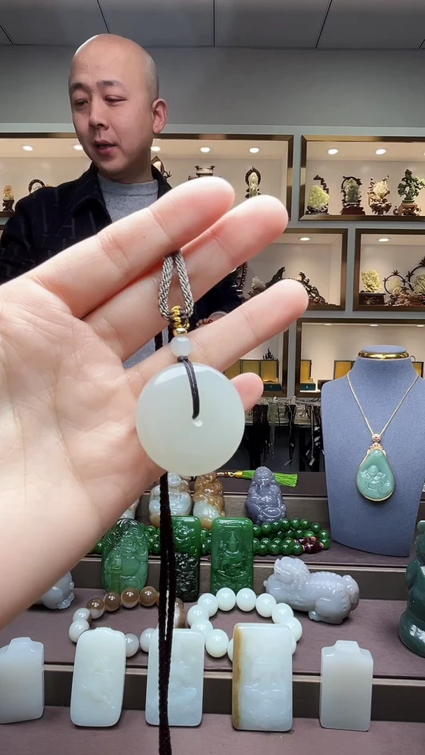 【闪购商品】和田玉颈饰未镶嵌苏