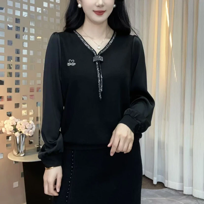 春季新款V领纯色气质领结爱心烫钻精品洋气时尚减龄显瘦长袖小衫