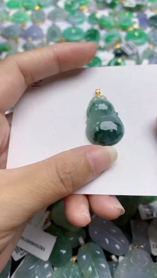 翡翠未镶嵌颈饰天然翡翠A货