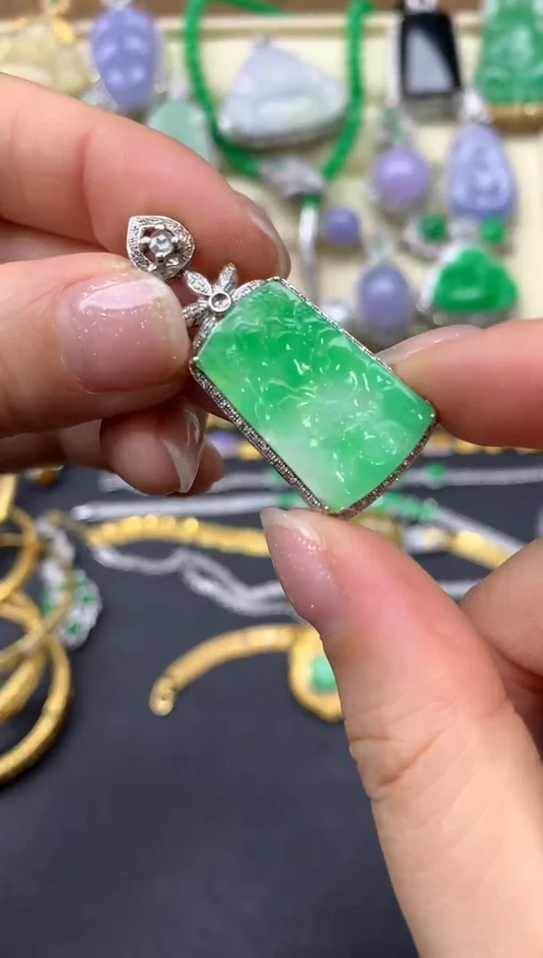 【闪购商品】翡翠颈饰18K金镶嵌270-中国好珍宝