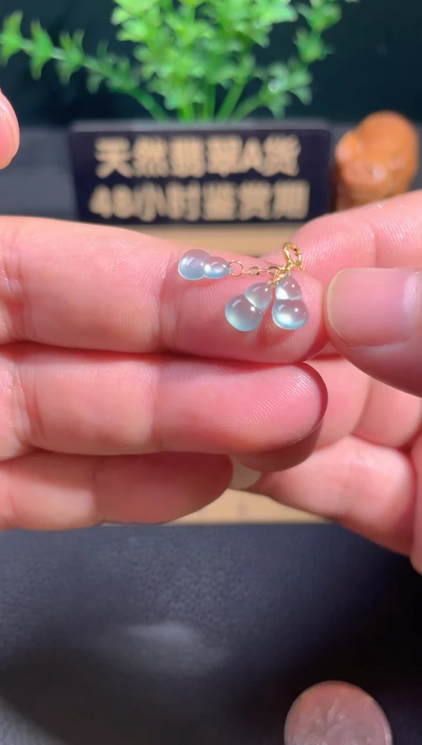 颈饰18K金镶嵌翡翠翡翠