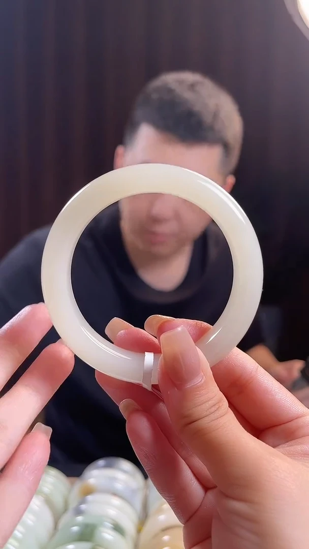 未镶嵌手镯和田玉54-61圈口仅一只