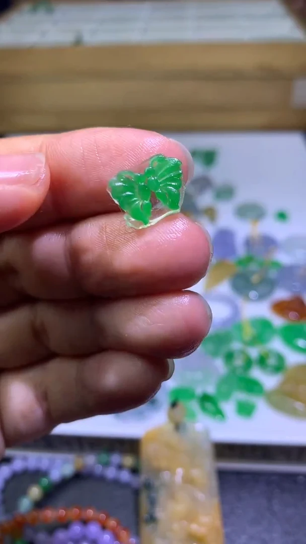 未镶嵌定制翡翠毛货