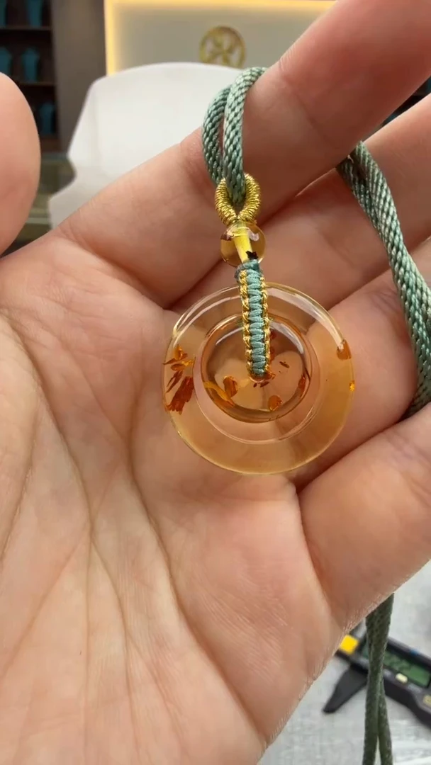 琥珀颈饰未镶嵌397秒拍号 假一罚三