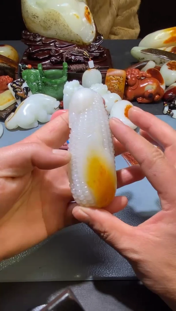 未镶嵌和田玉把件罗****.和田玉