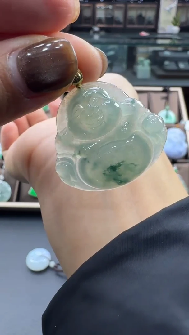 颈饰18K金镶嵌翡翠佛公