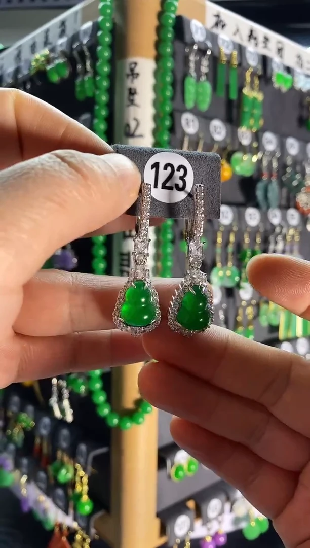 【闪购商品】翡翠耳饰银S925镶嵌123....