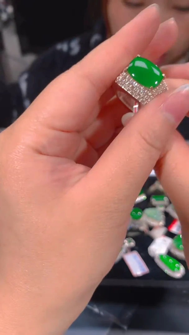 【闪购商品】定制翡翠未镶嵌75定制翡翠，多样性发货（发其一）