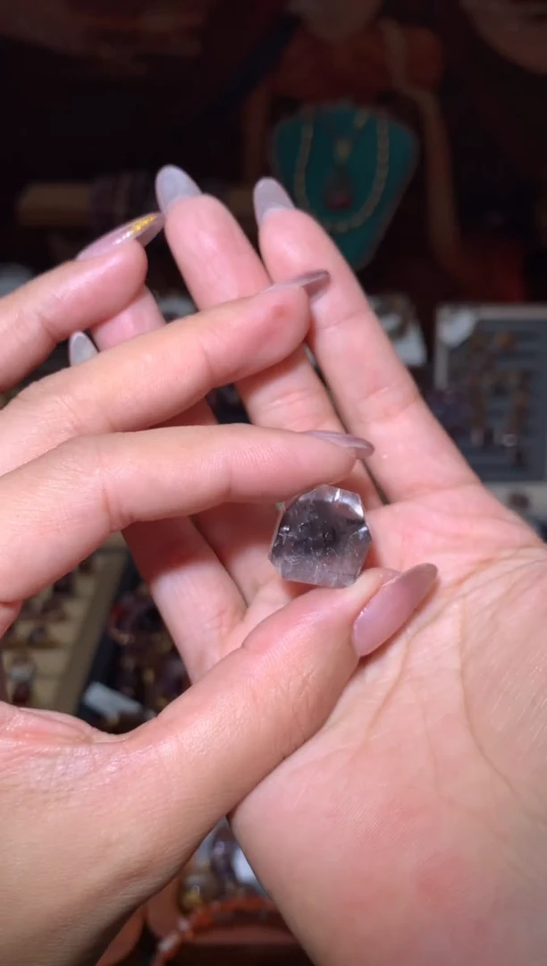 未镶嵌珠宝半成品水晶黑银钛随形单颗