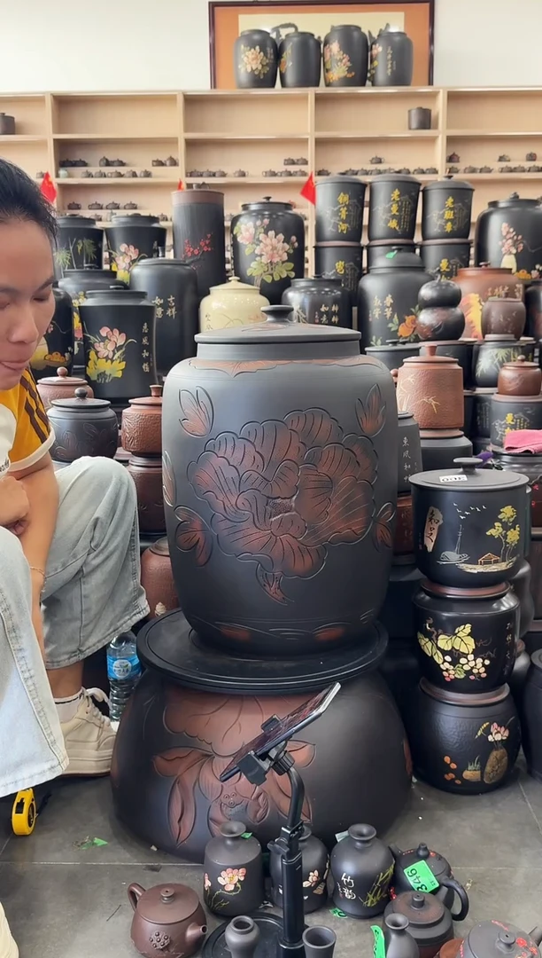 罐瑕疵 线雕牡丹三号茶缸高52cm  韩  473