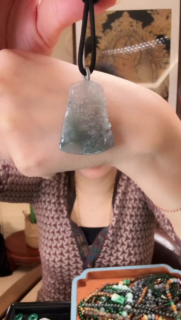 颈饰未镶嵌翡翠吊坠