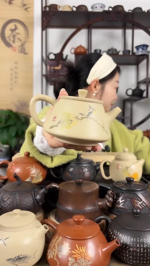 云南建水紫陶茶壶220CC左右球孔