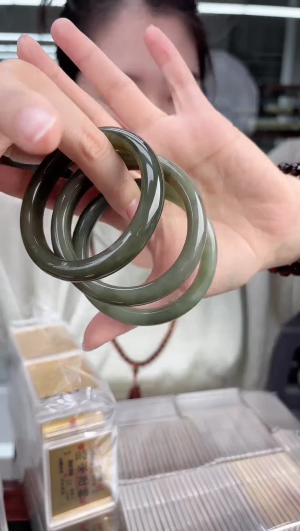 【闪购商品】和田玉手镯未镶嵌SZ-1