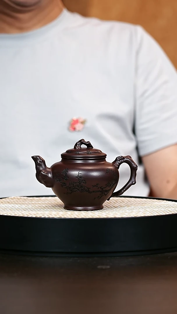 紫砂茶宠紫龙血梅报春