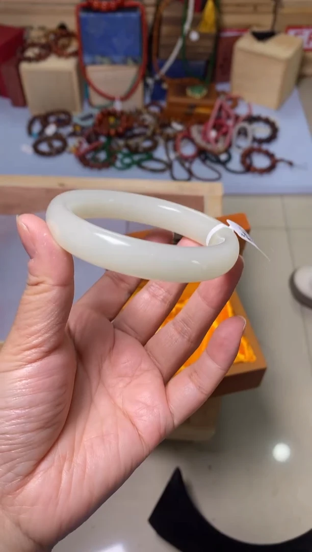 其他晴水白手镯精品级