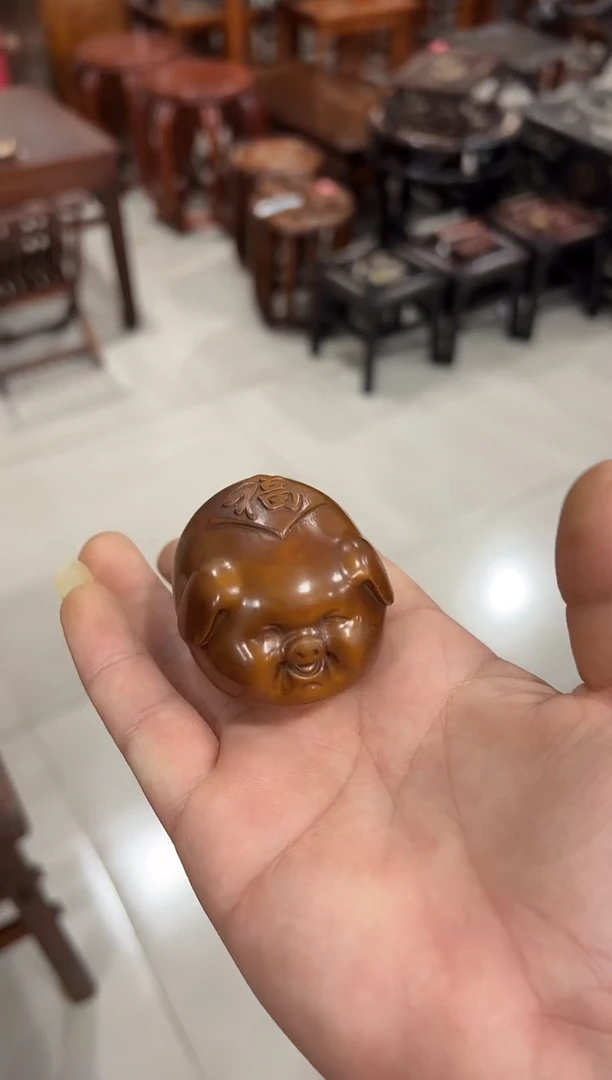 黄杨小福猪摆件1