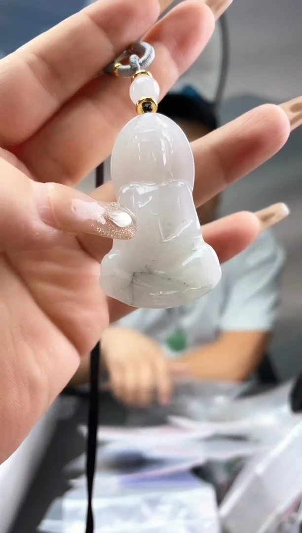 未镶嵌天山翠观音石英质玉天山翠观音