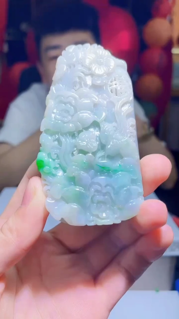 【闪购商品】翡翠吊坠(不含链)未镶嵌Q36