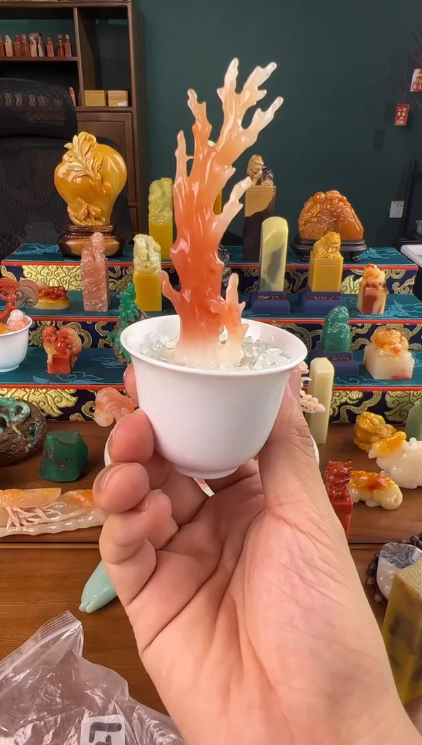 老挝石白*鱼桃花冻珊瑚摆件