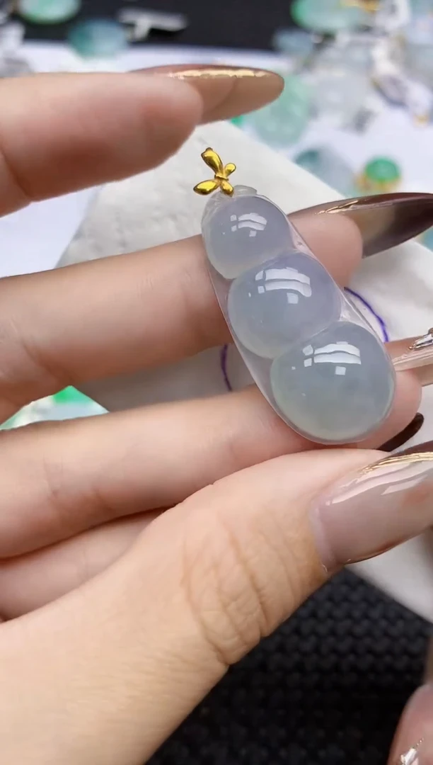 颈饰18K金镶嵌翡翠304   天然翡翠A货  百元以上9米证书费自理